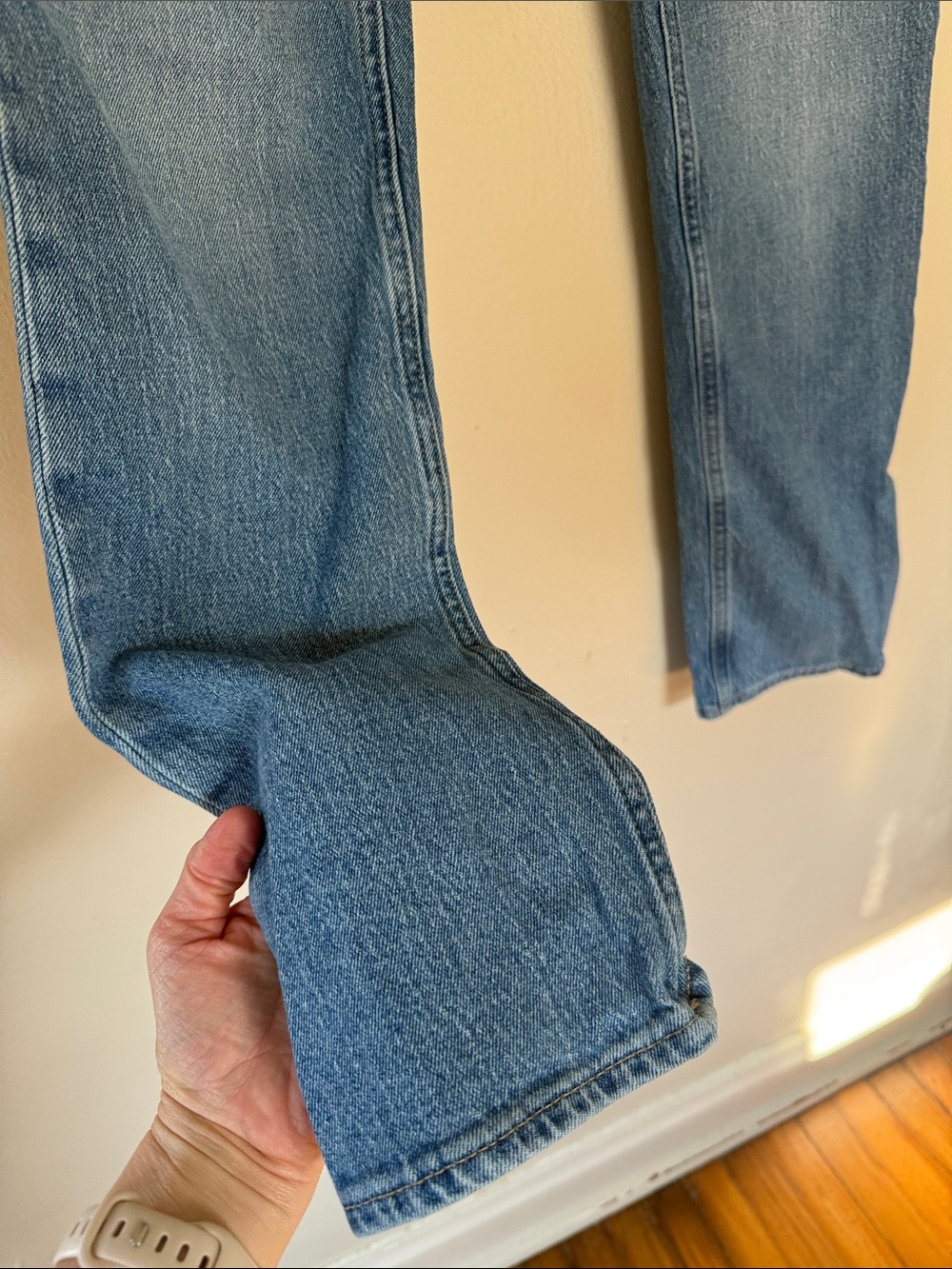 GAP 90s Straight-Leg high rise Jeans in medium indigo 26 - Picture 4 of 7